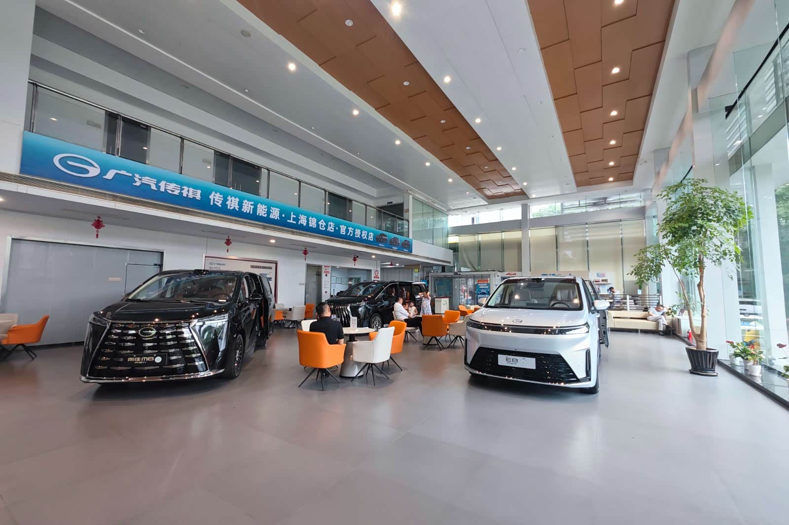 新车展示区