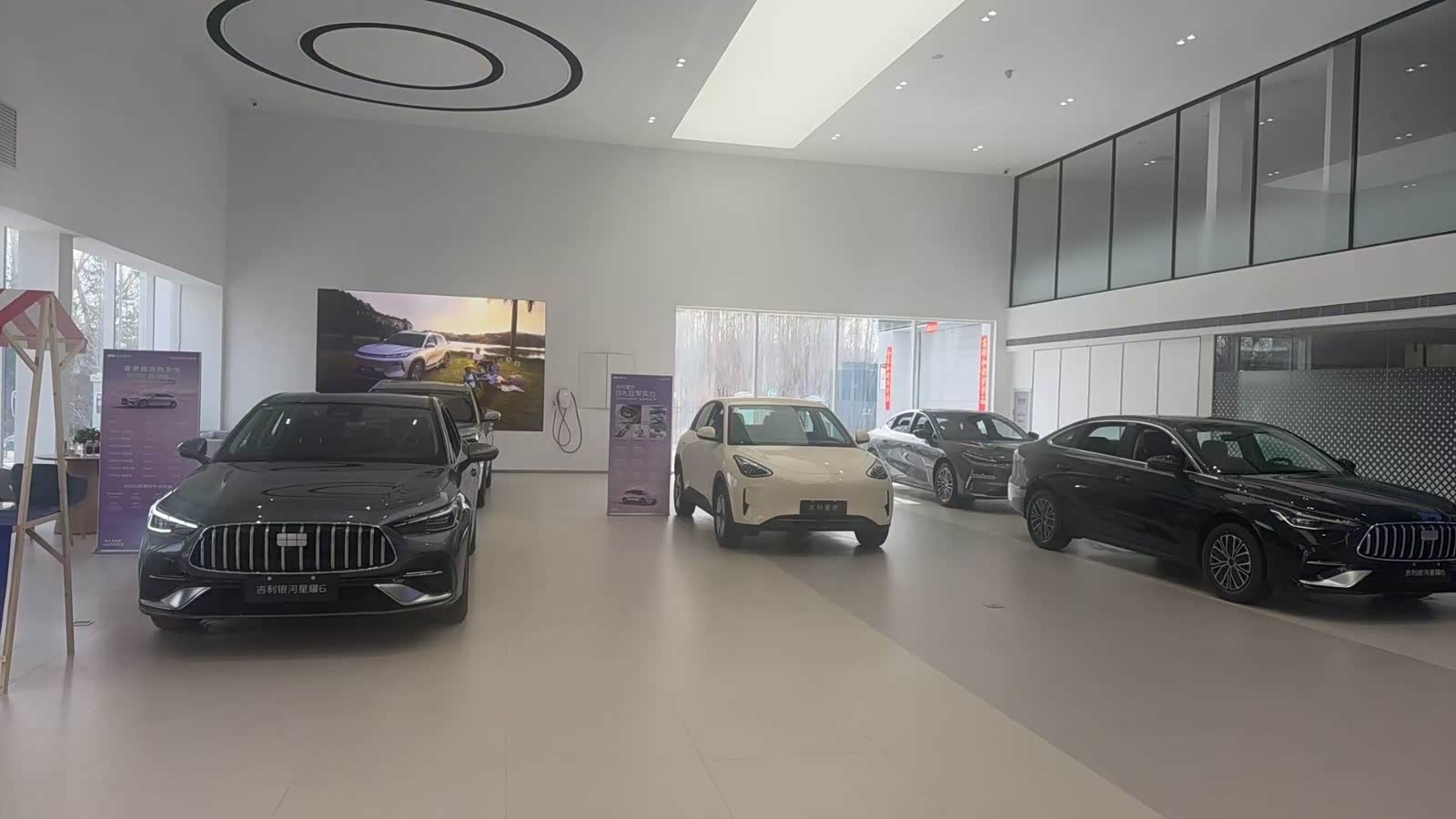 新车展示区