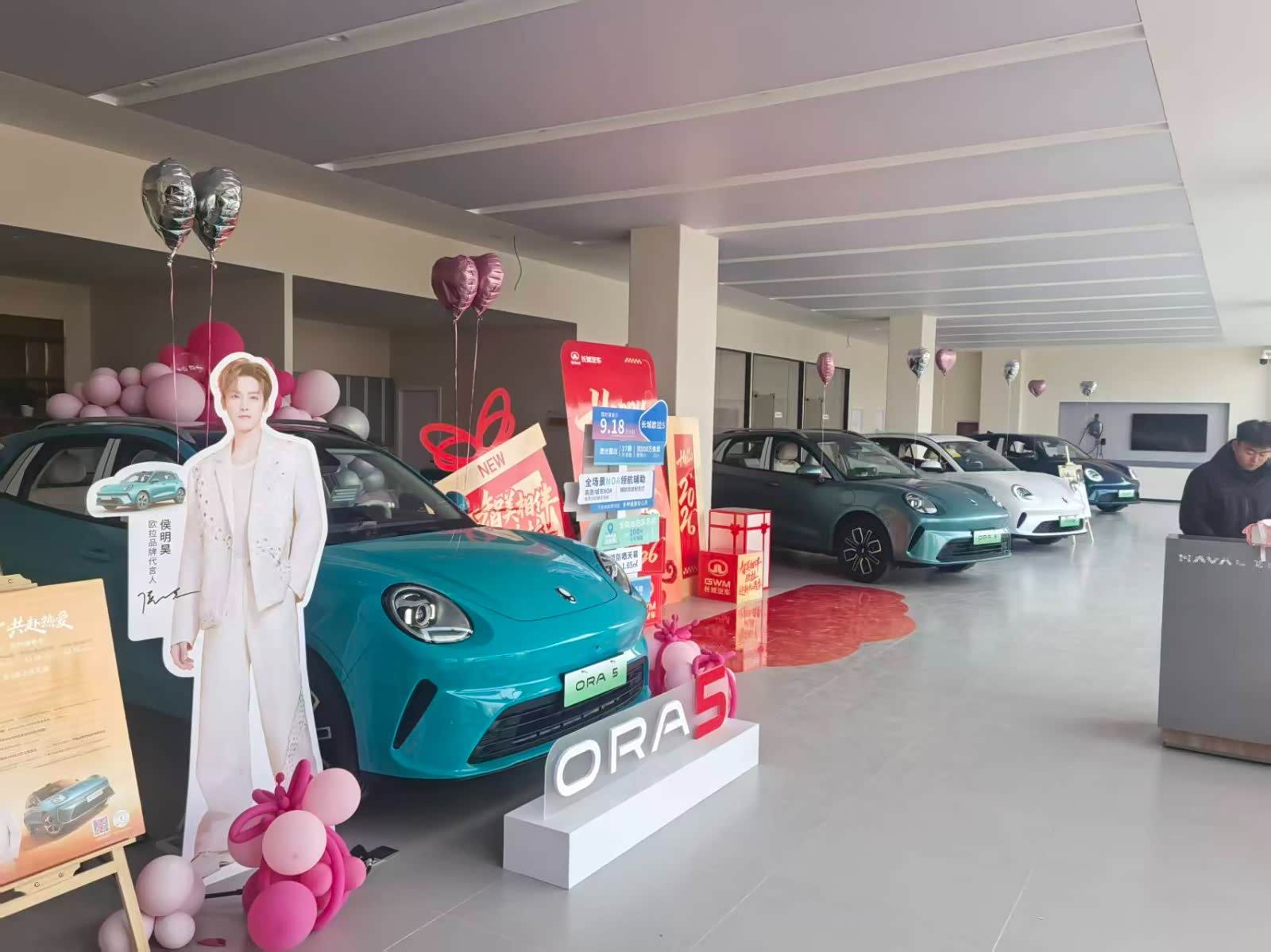 新车展示区