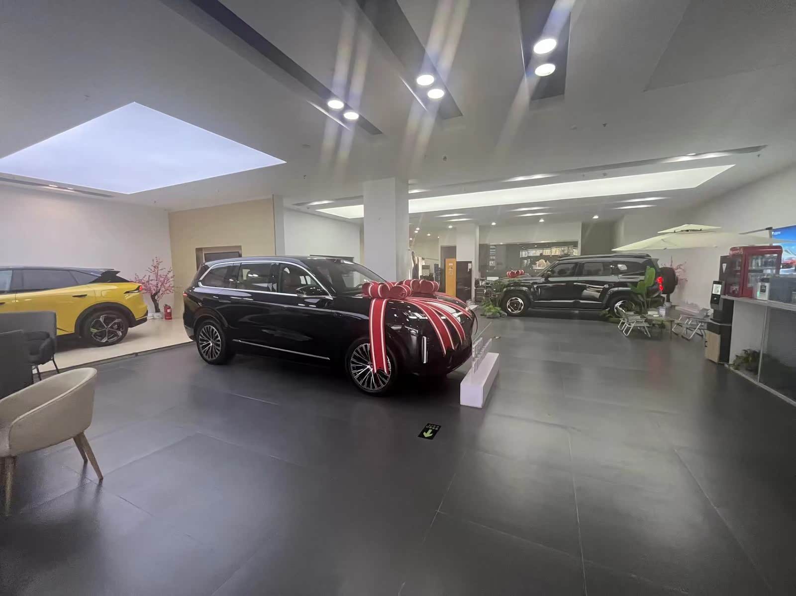 新车展示区