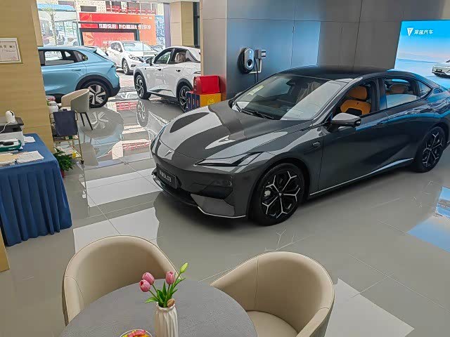 新车展示区