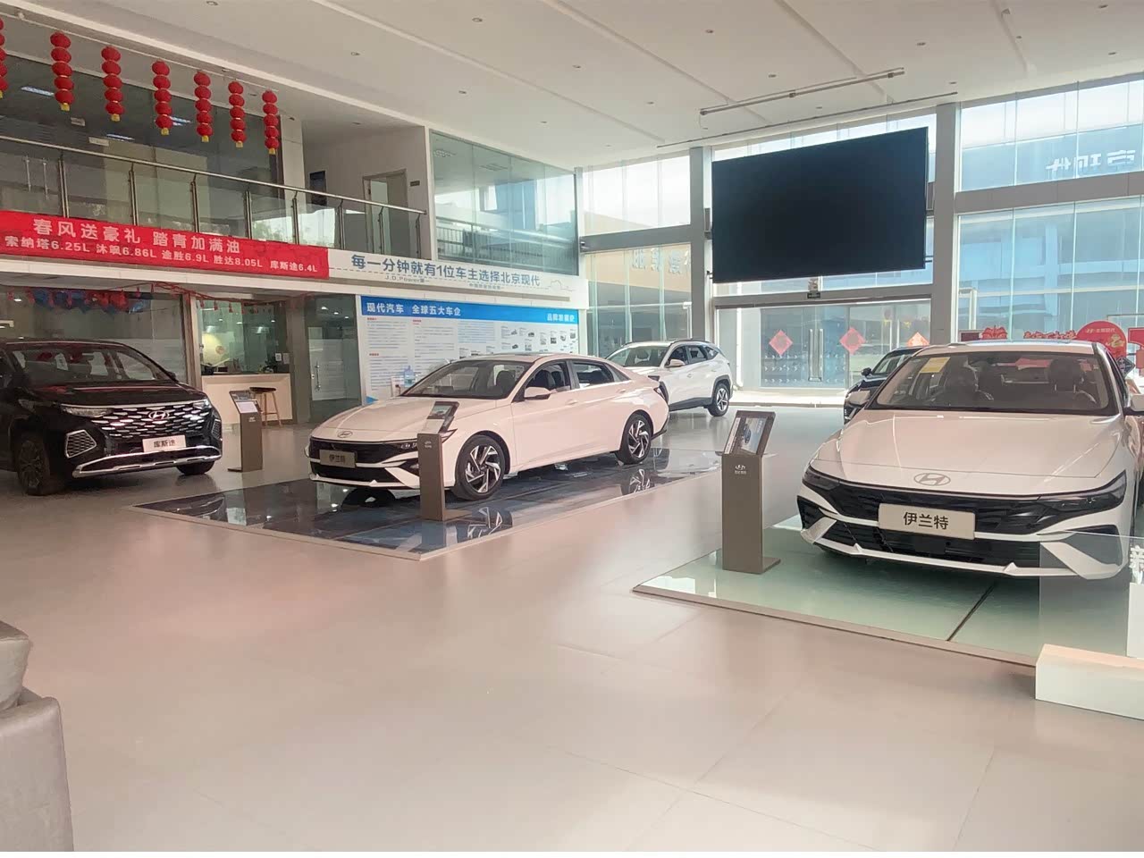 新车展示区