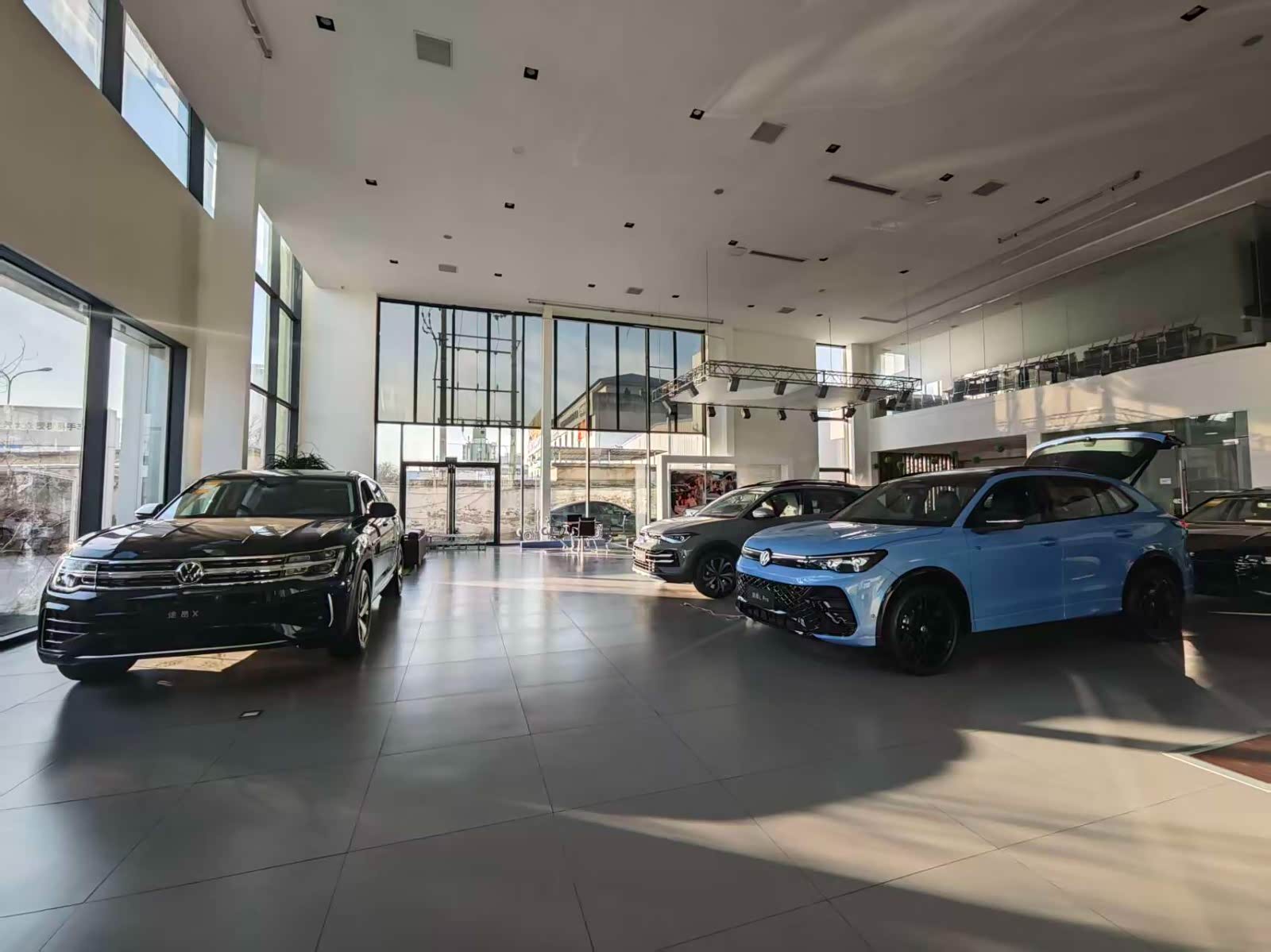 新车展示区