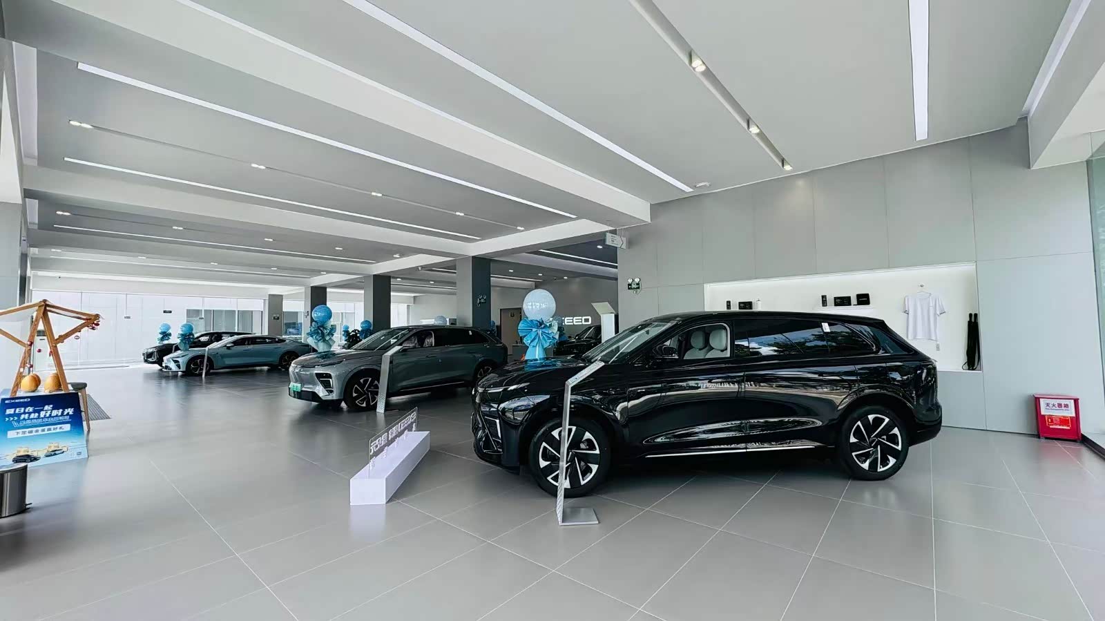新车展示区