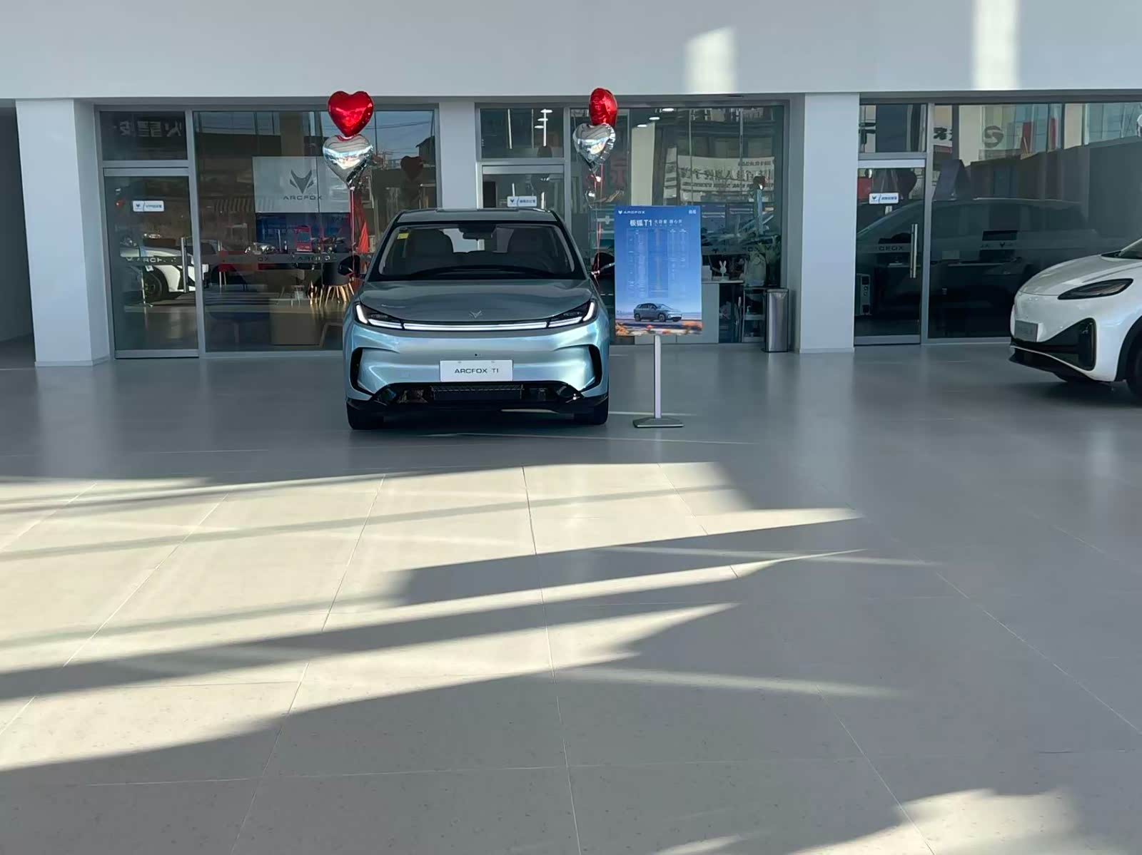 新车展示区