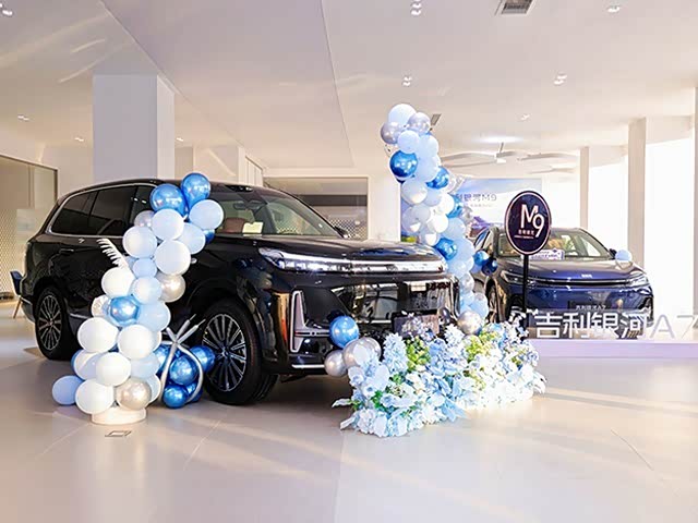 新车展示区