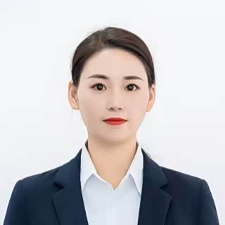 李君