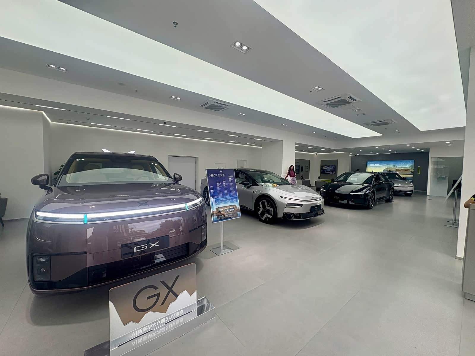 新车展示区