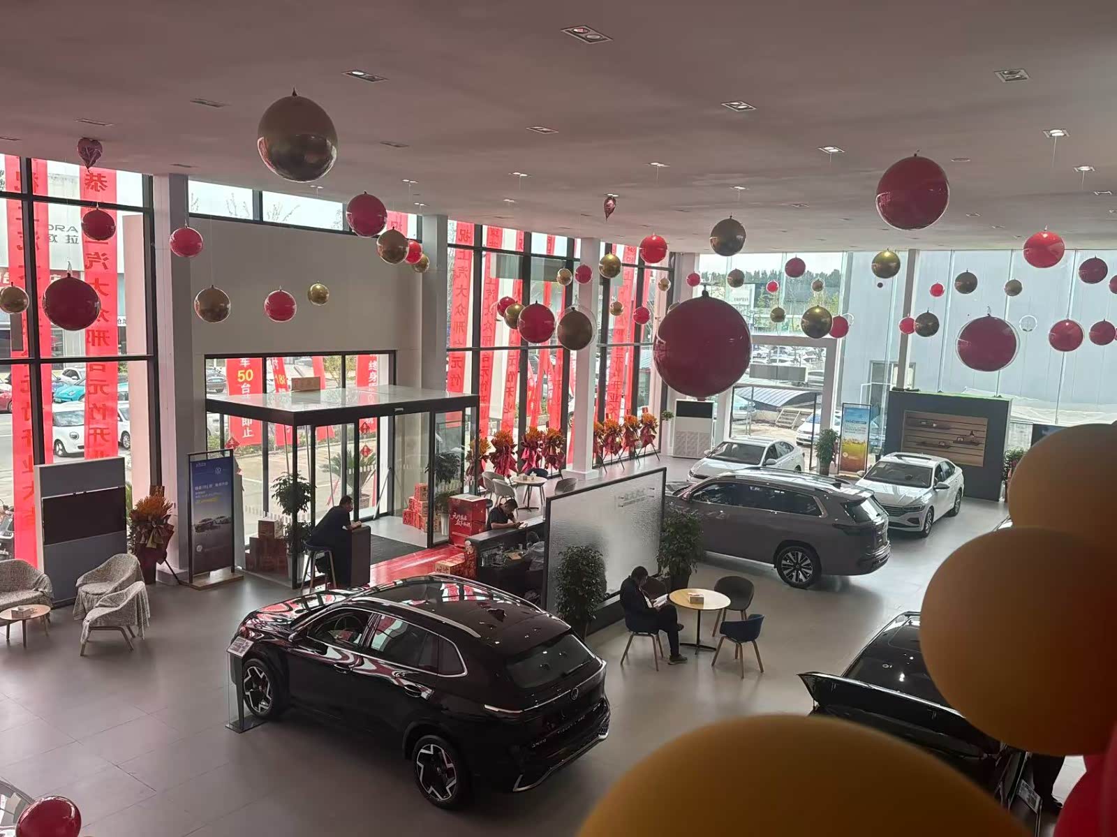 新车展示区