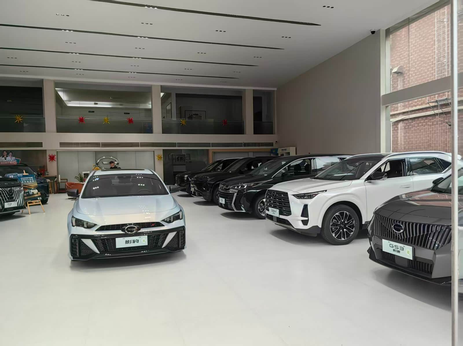 新车展示区