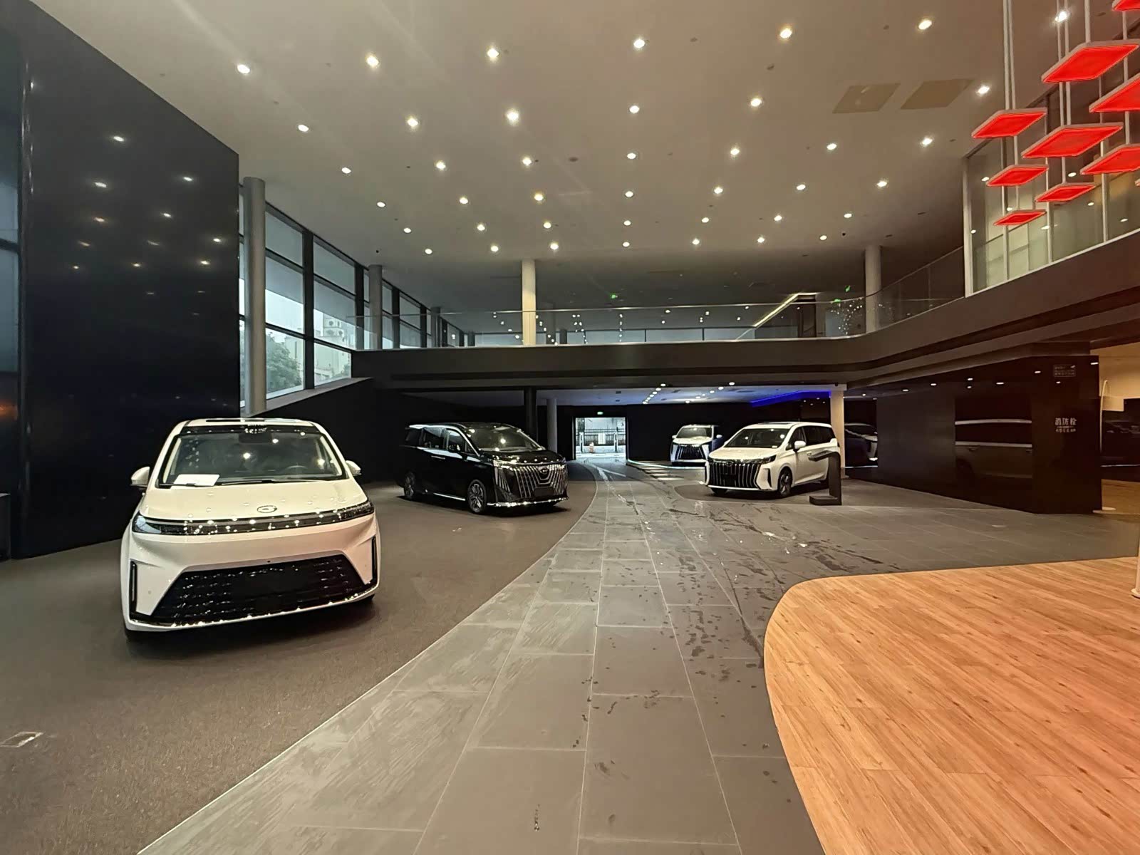 新车展示区