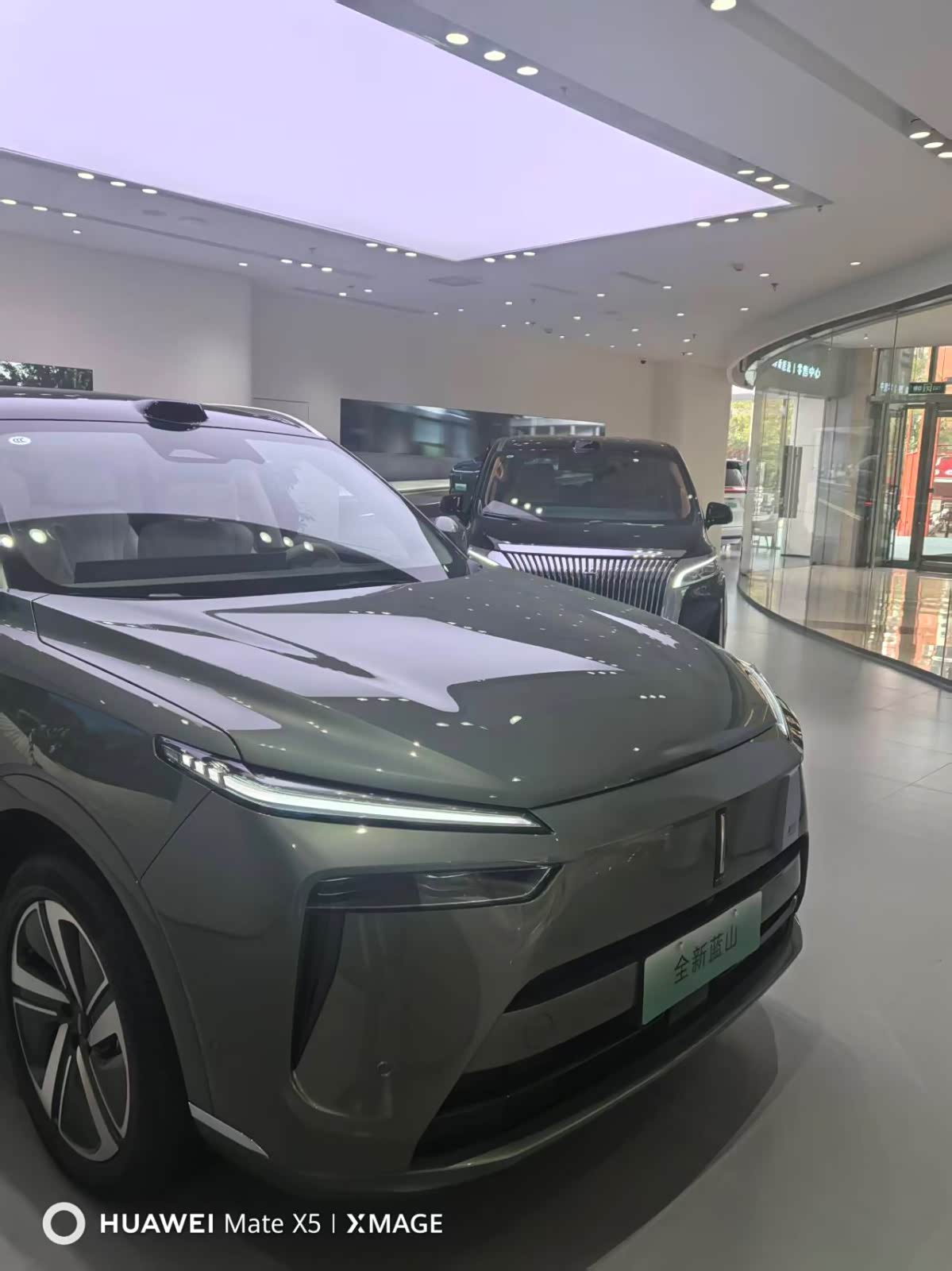 新车展示区