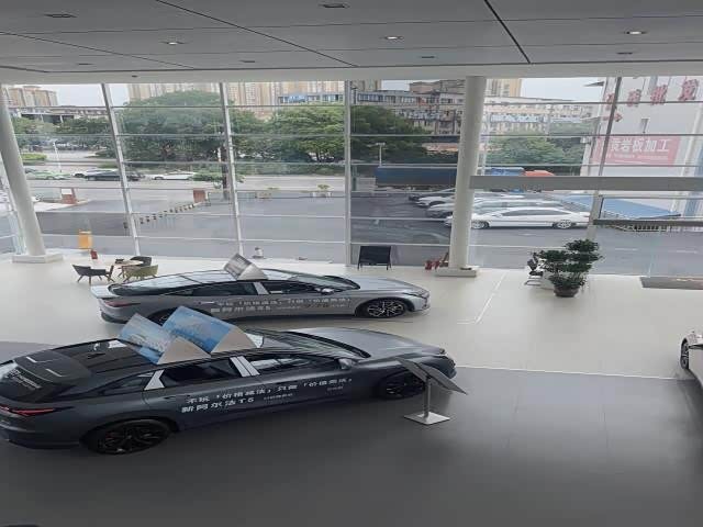 新车展示区