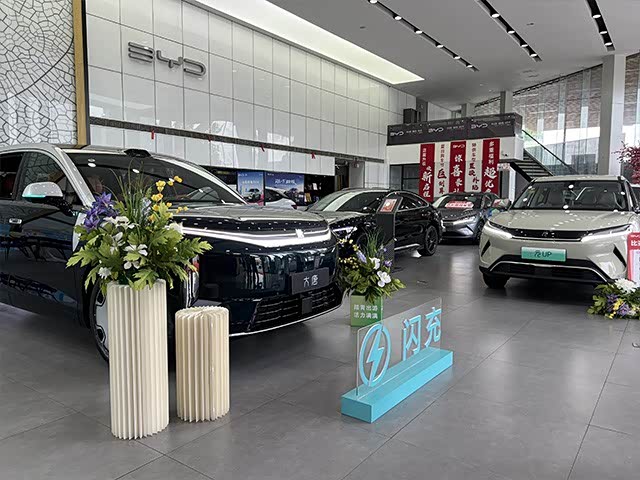 新车展示区