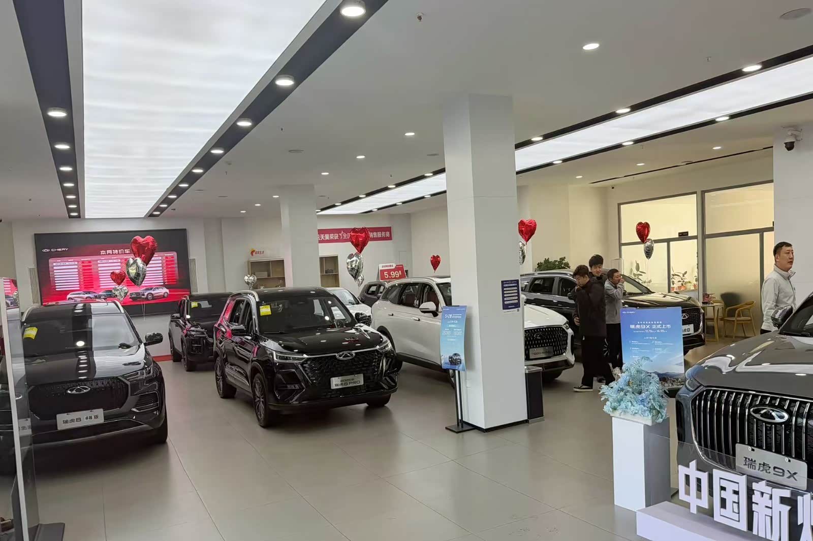 新车展示区