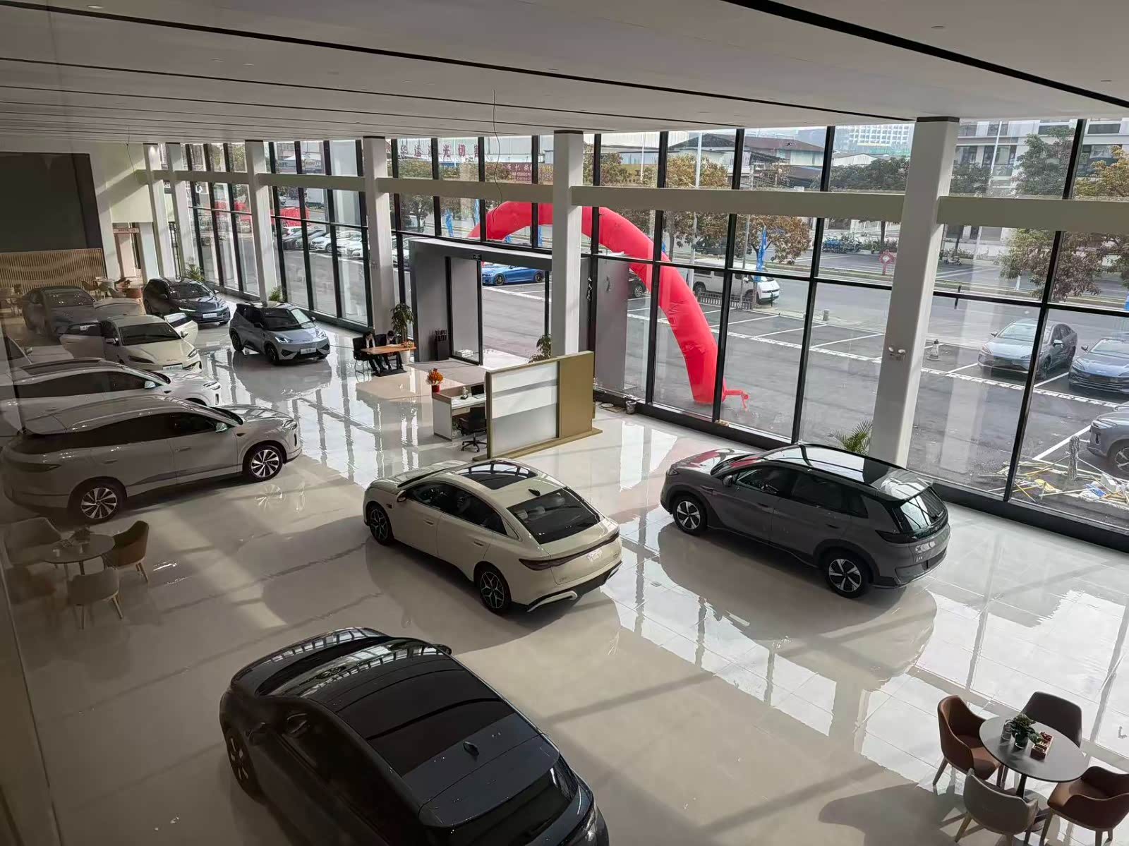 新车展示区