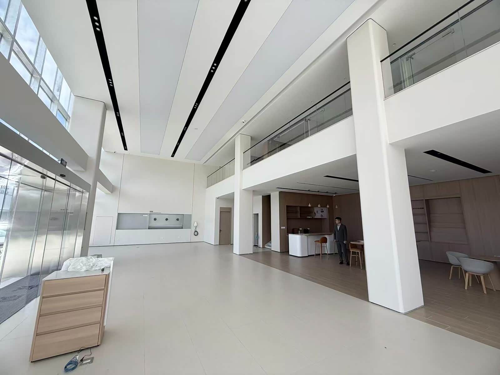 新车展示区