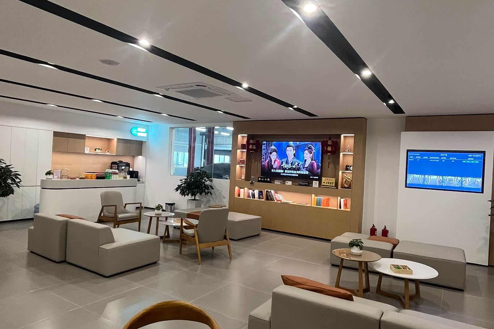 新车展示区