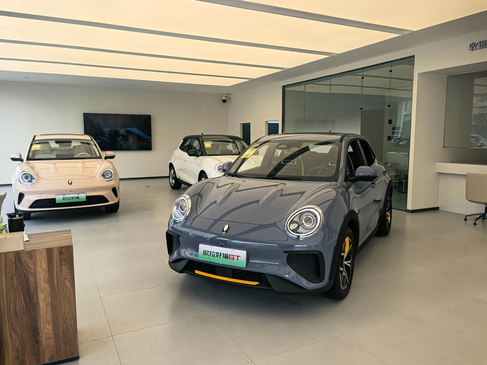 新车展示区