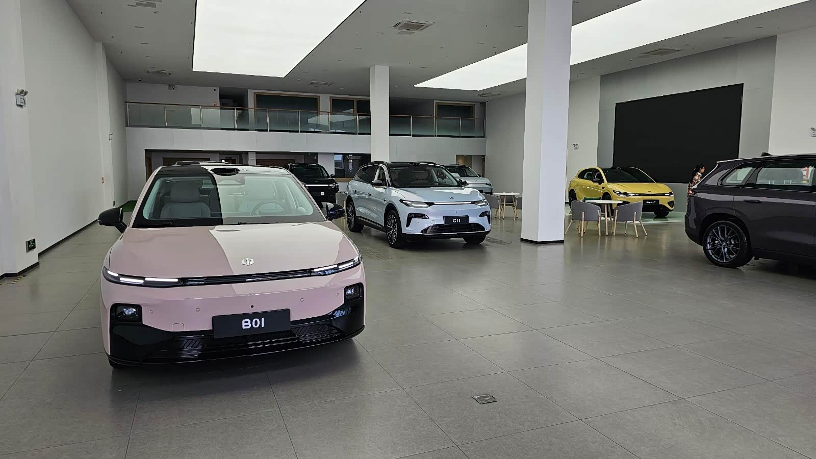 新车展示区