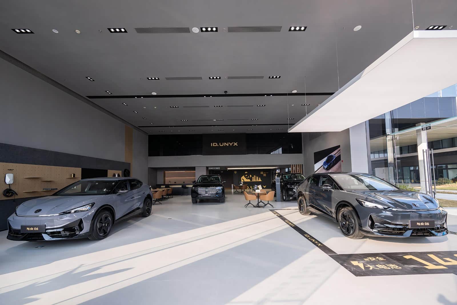 新车展示区