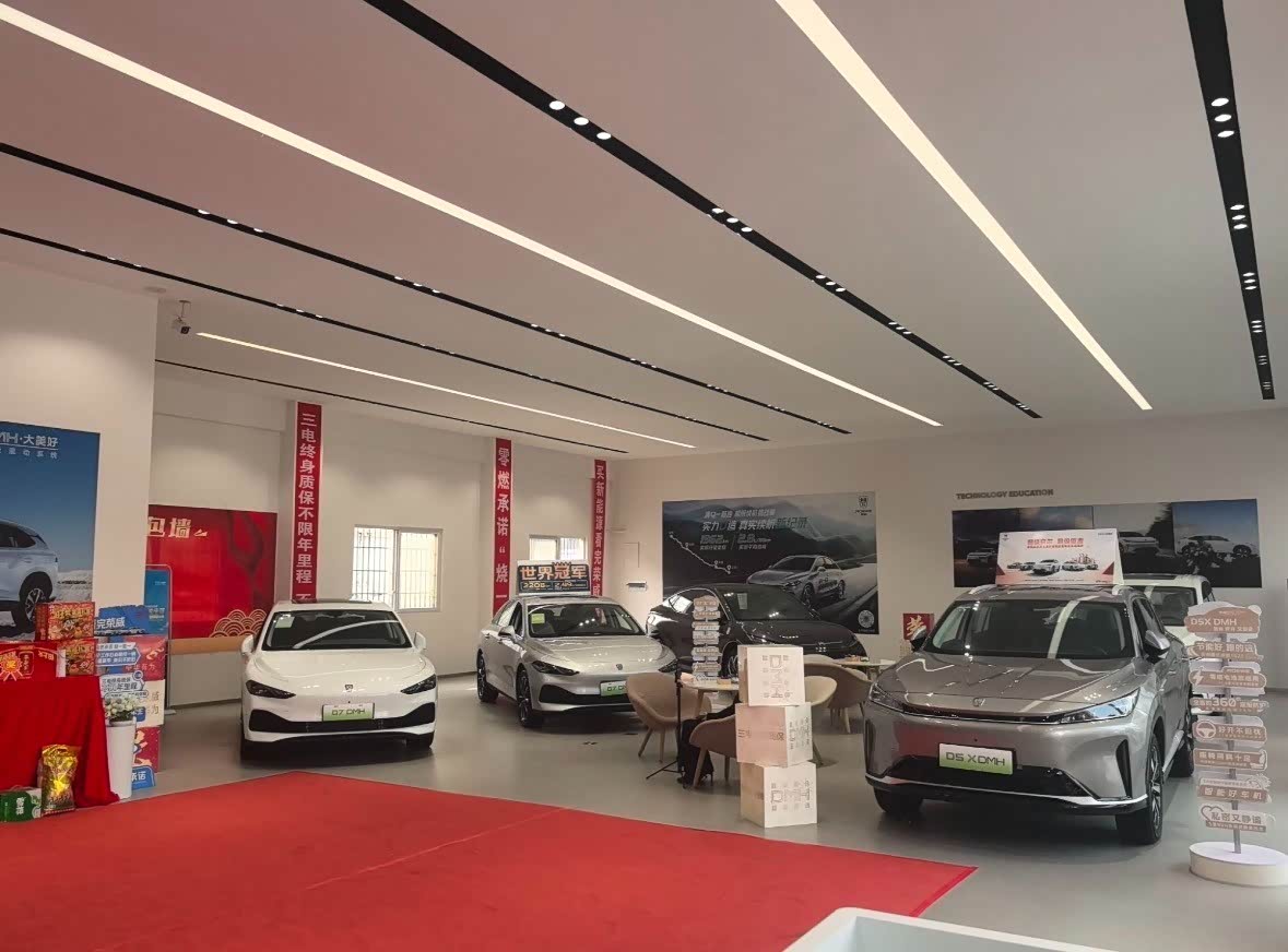 新车展示区