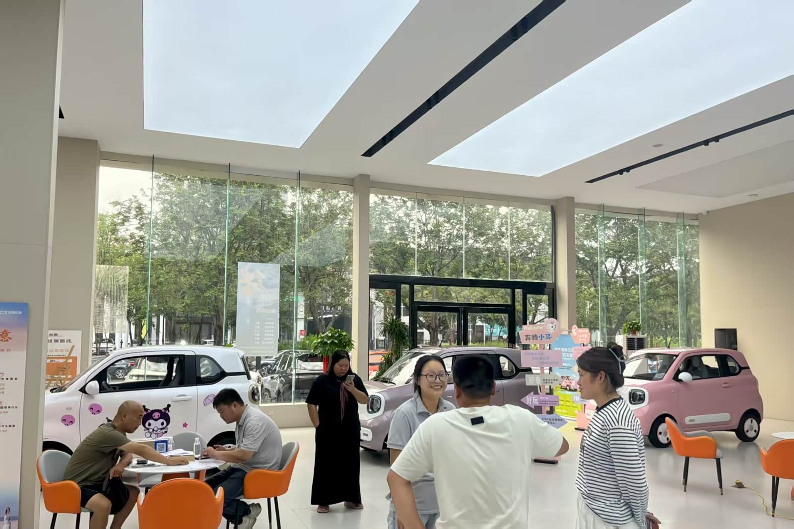 新车展示区