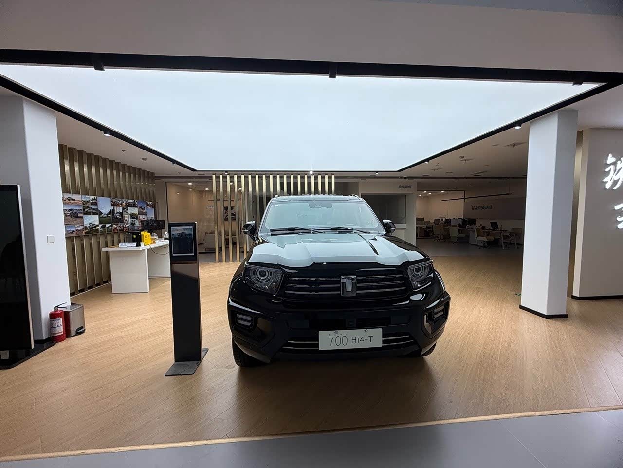 新车展示区