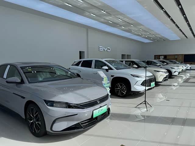 新车展示区