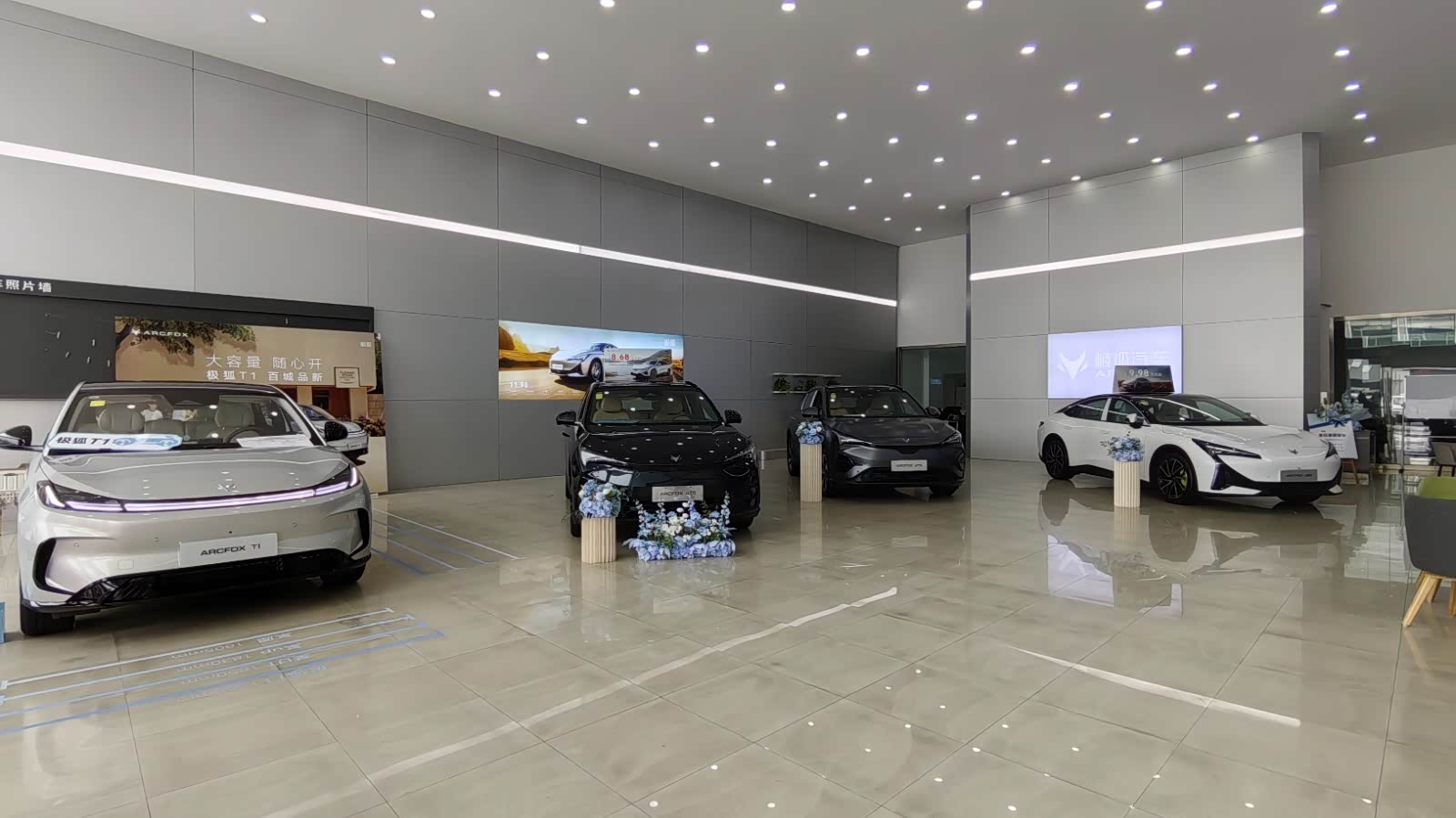 新车展示区