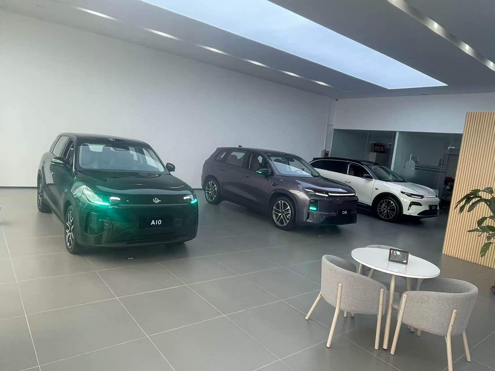新车展示区