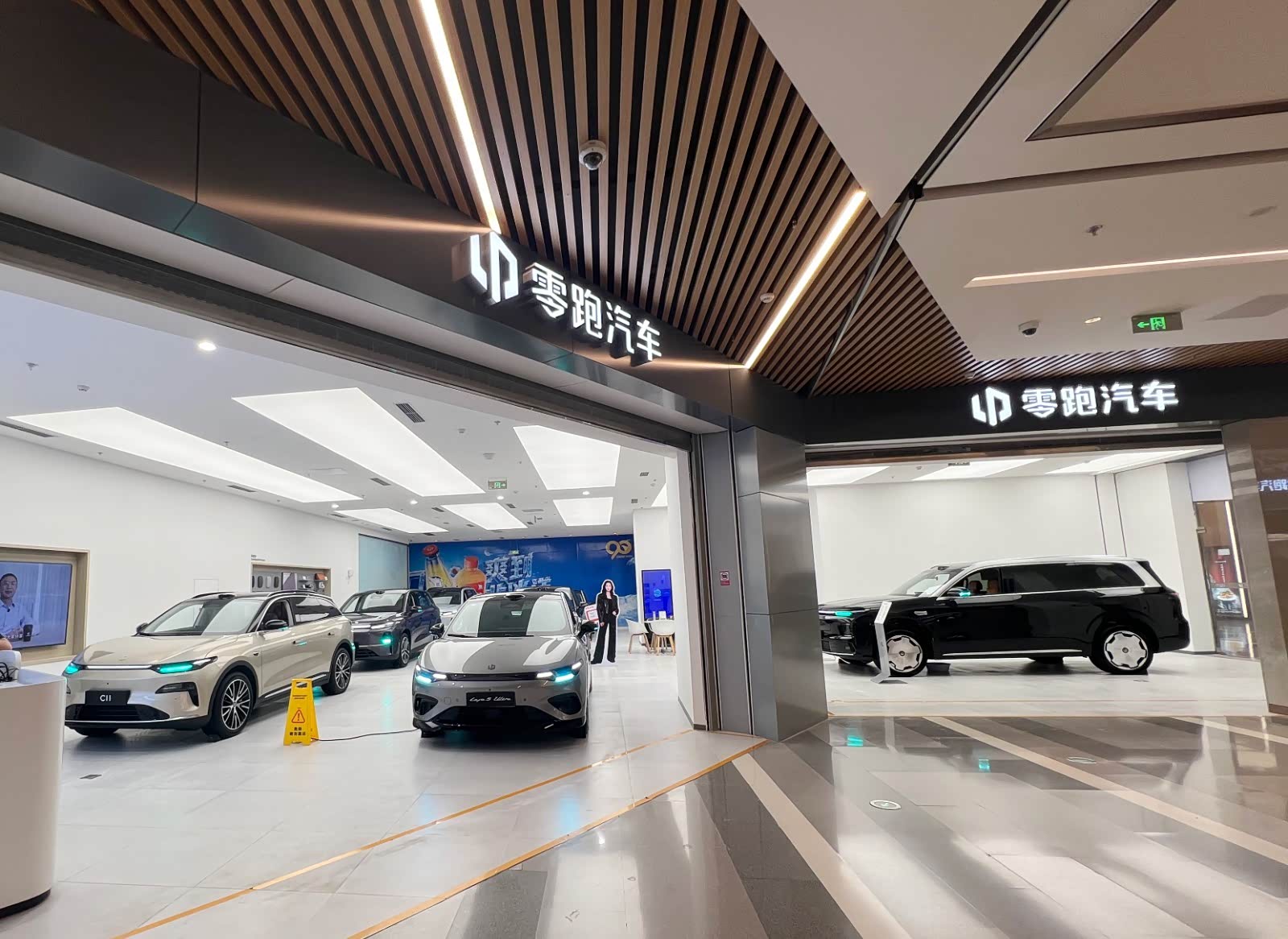 新车展示区