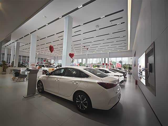 新车展示区