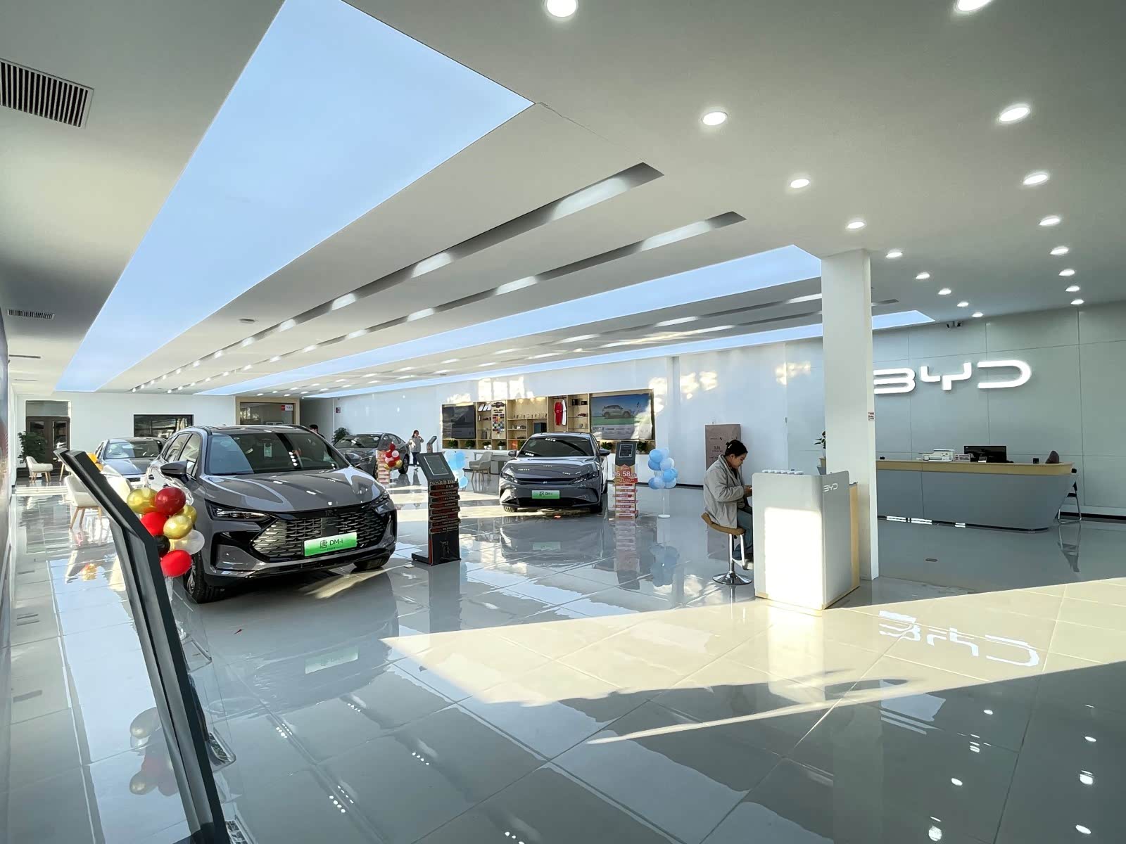 新车展示区