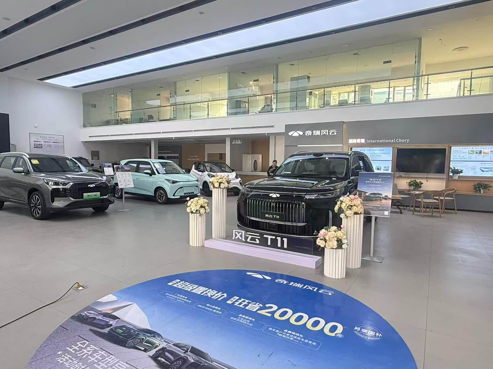 新车展示区
