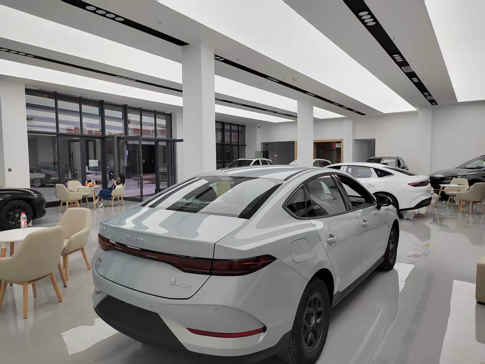 新车展示区