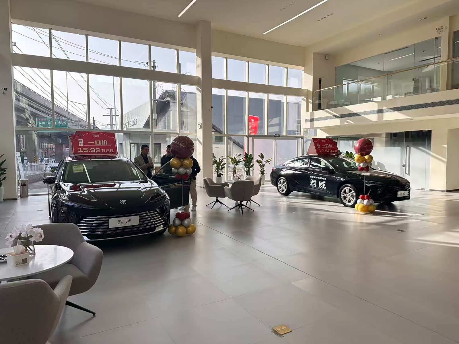 新车展示区