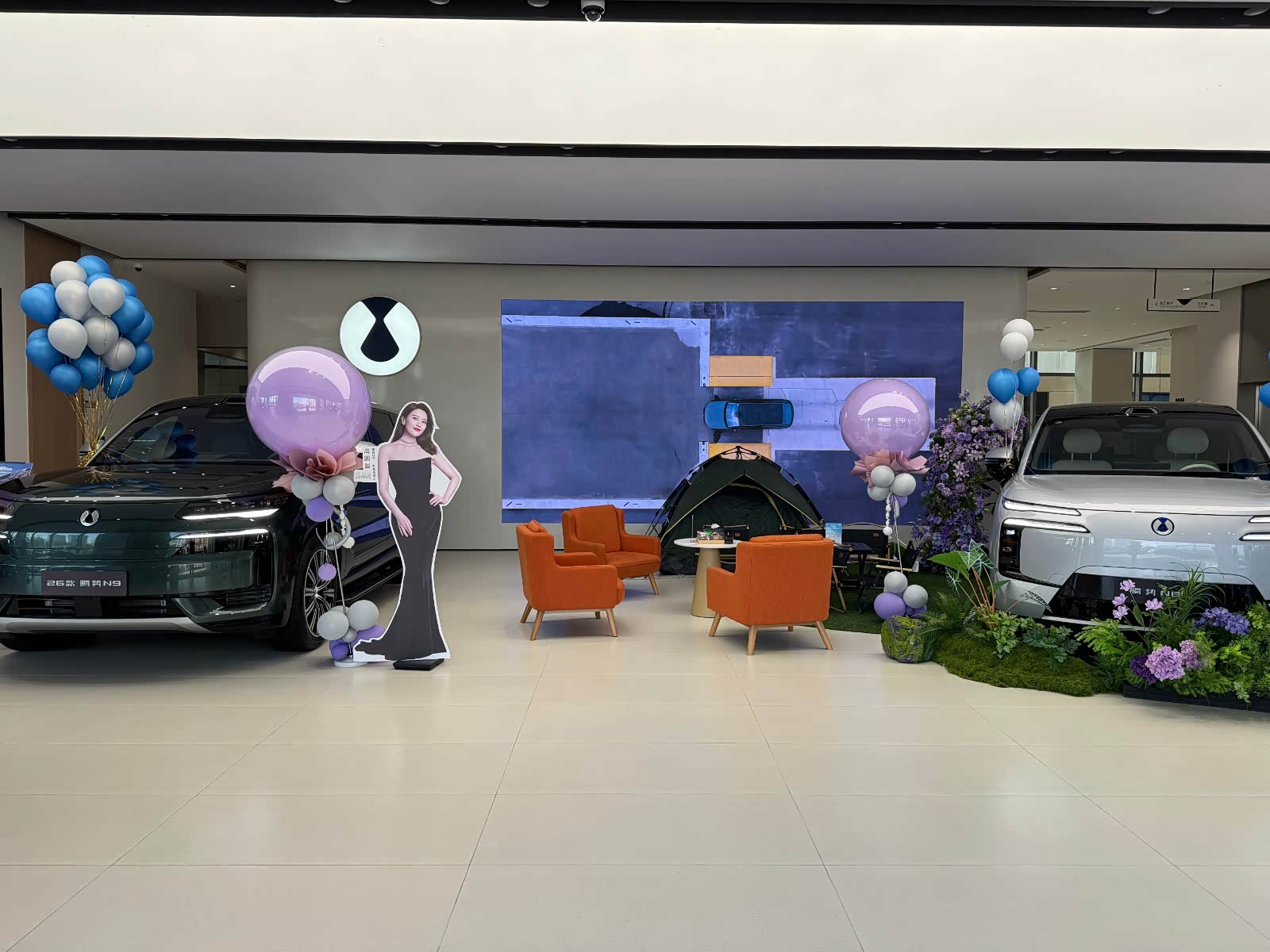 新车展示区