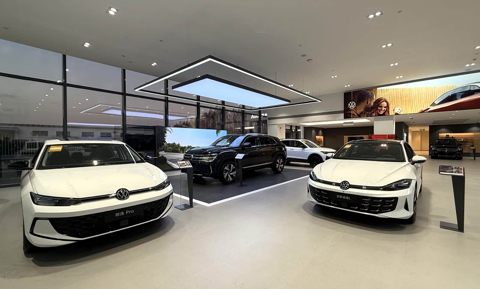 新车展示区