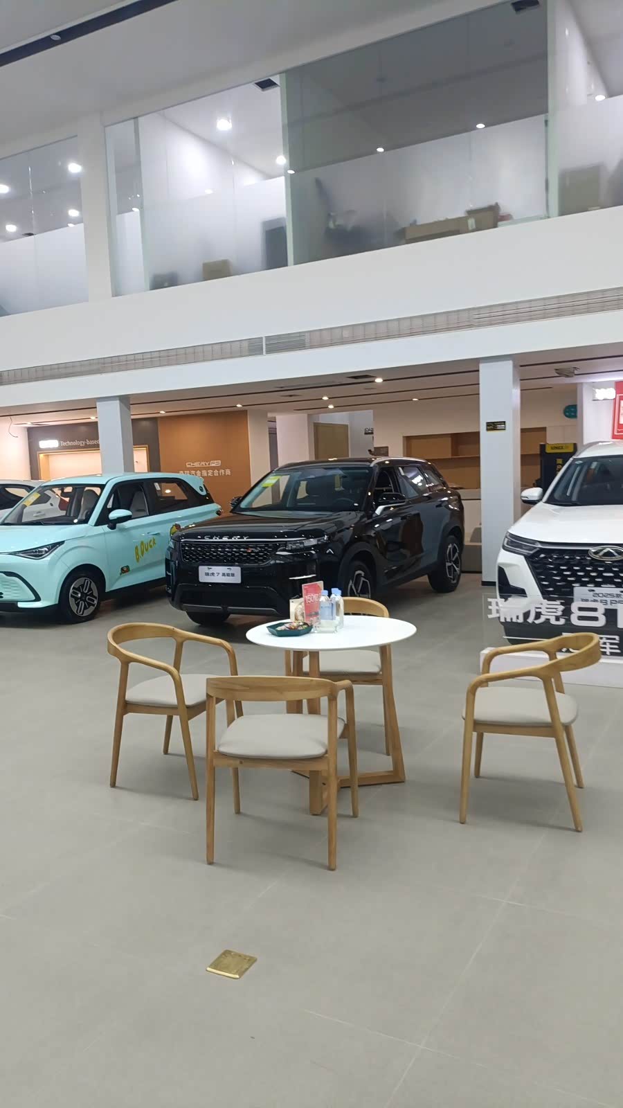 新车展示区