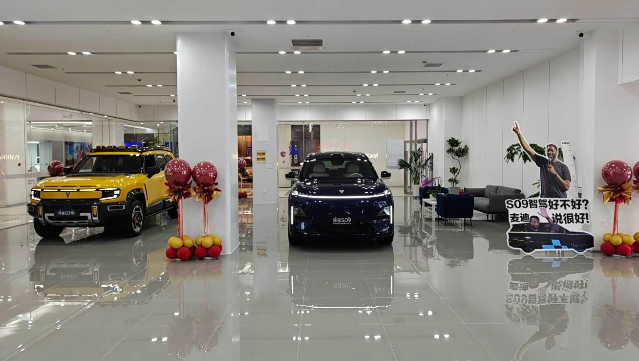 新车展示区