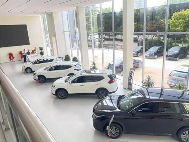 新车展示区