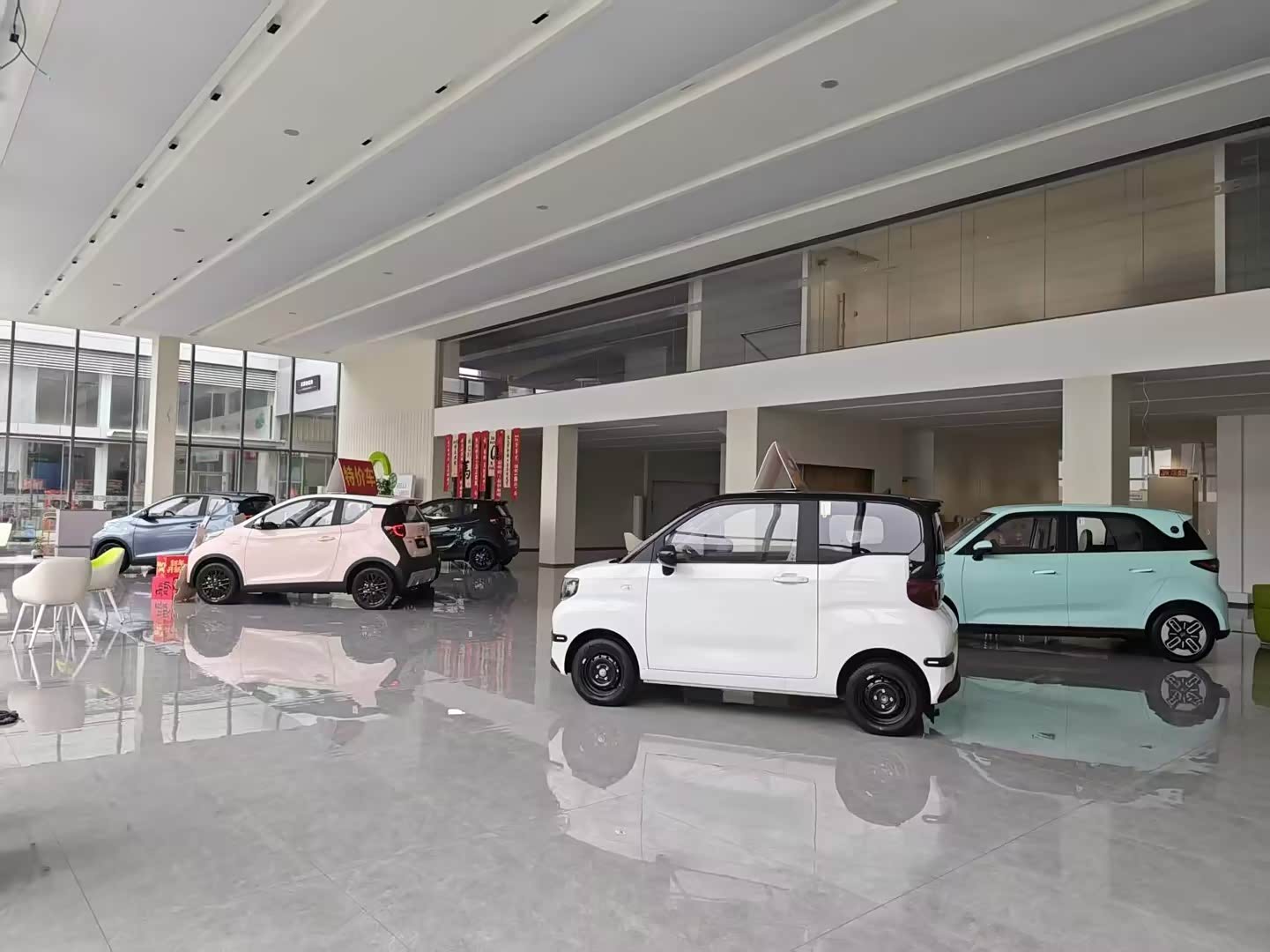新车展示区