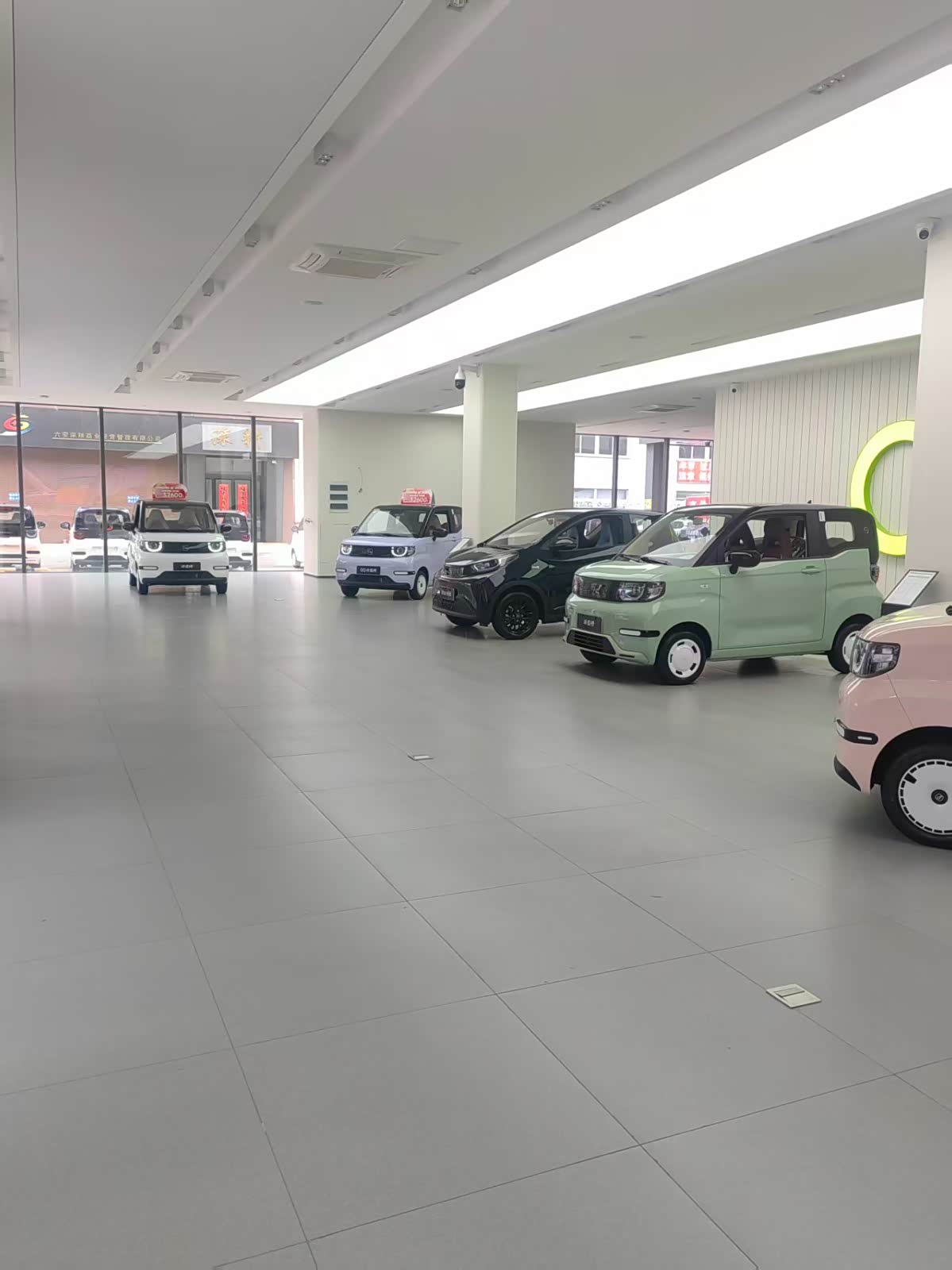 新车展示区
