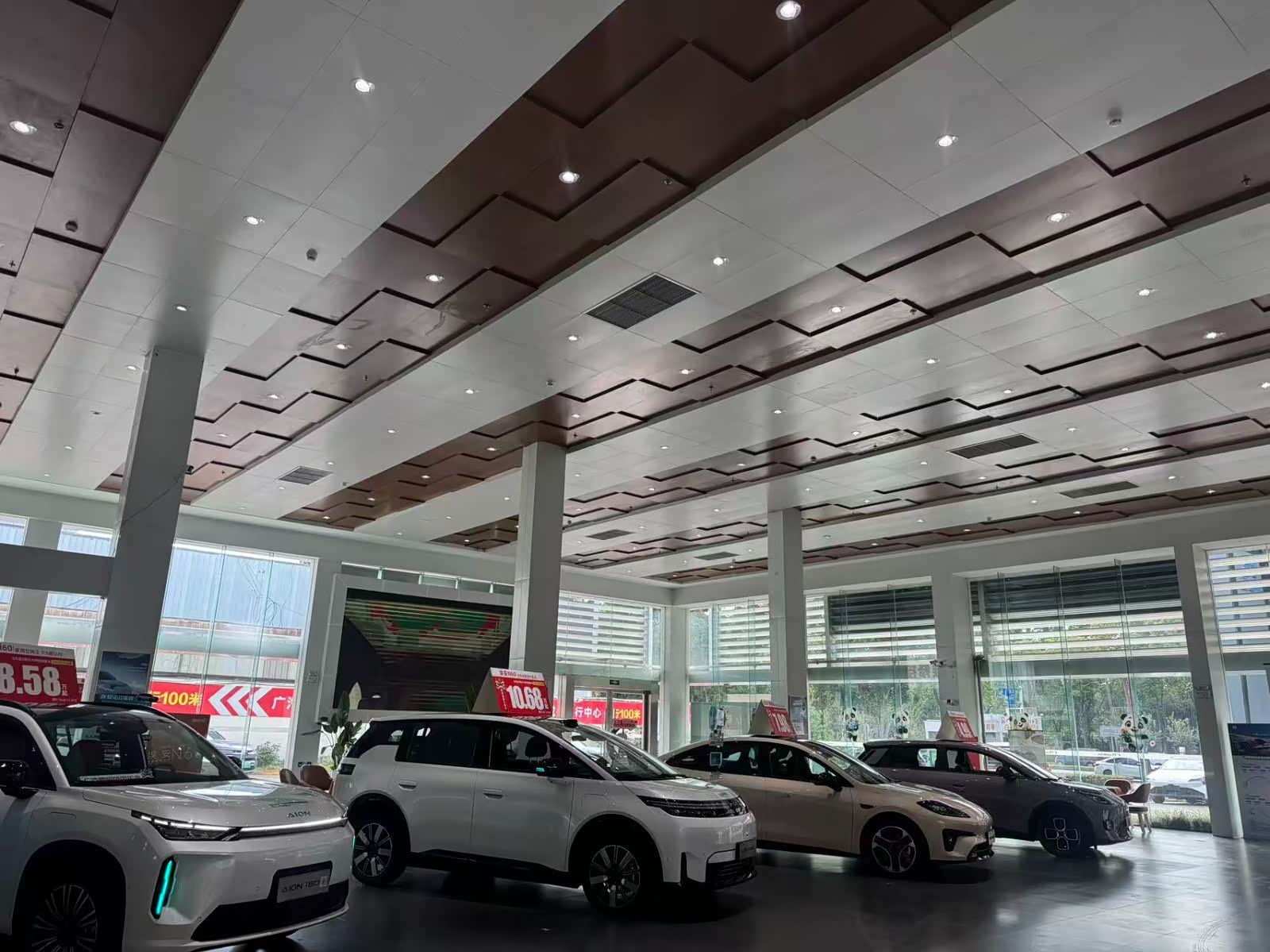 新车展示区