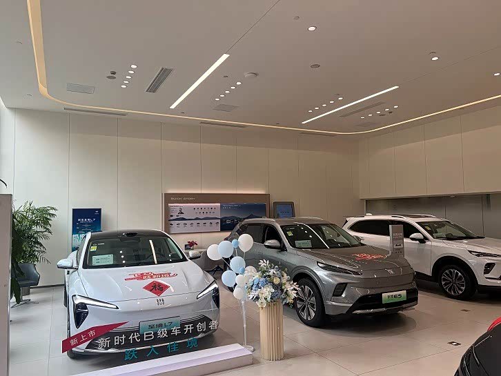 新车展示区