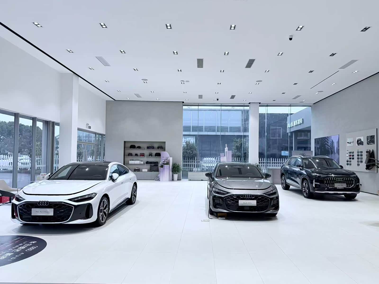 新车展示区