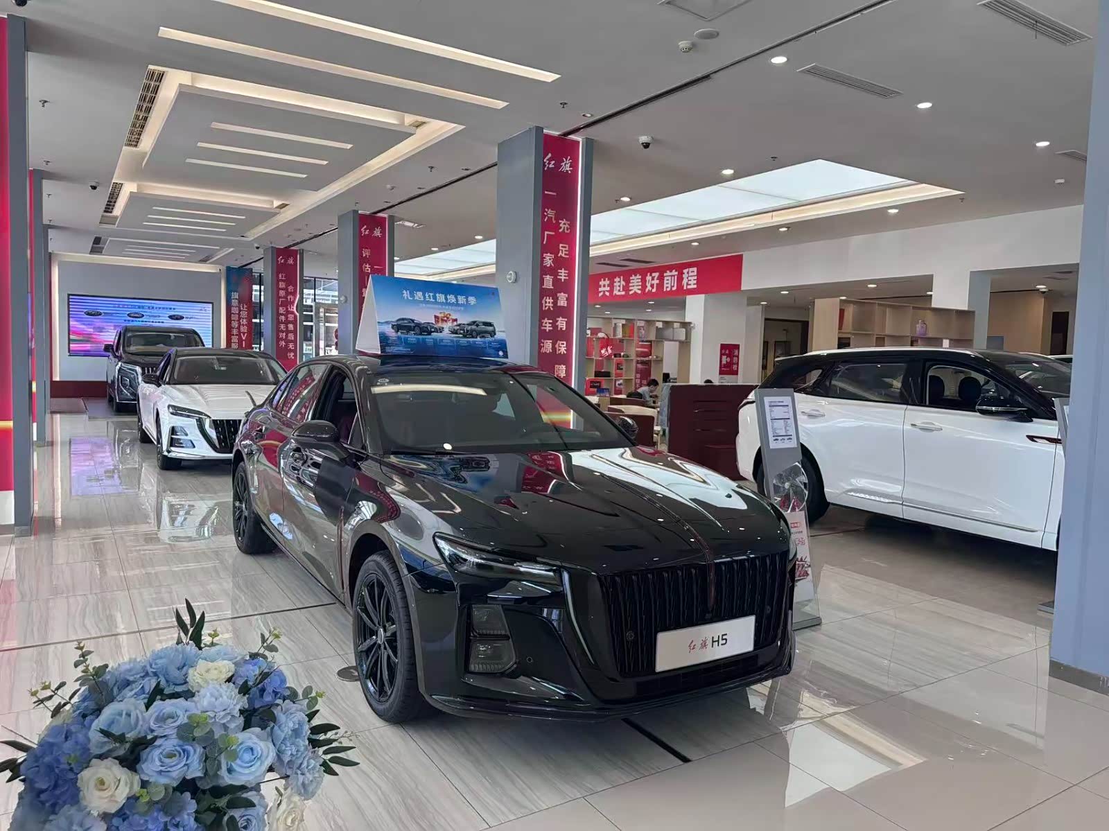 新车展示区