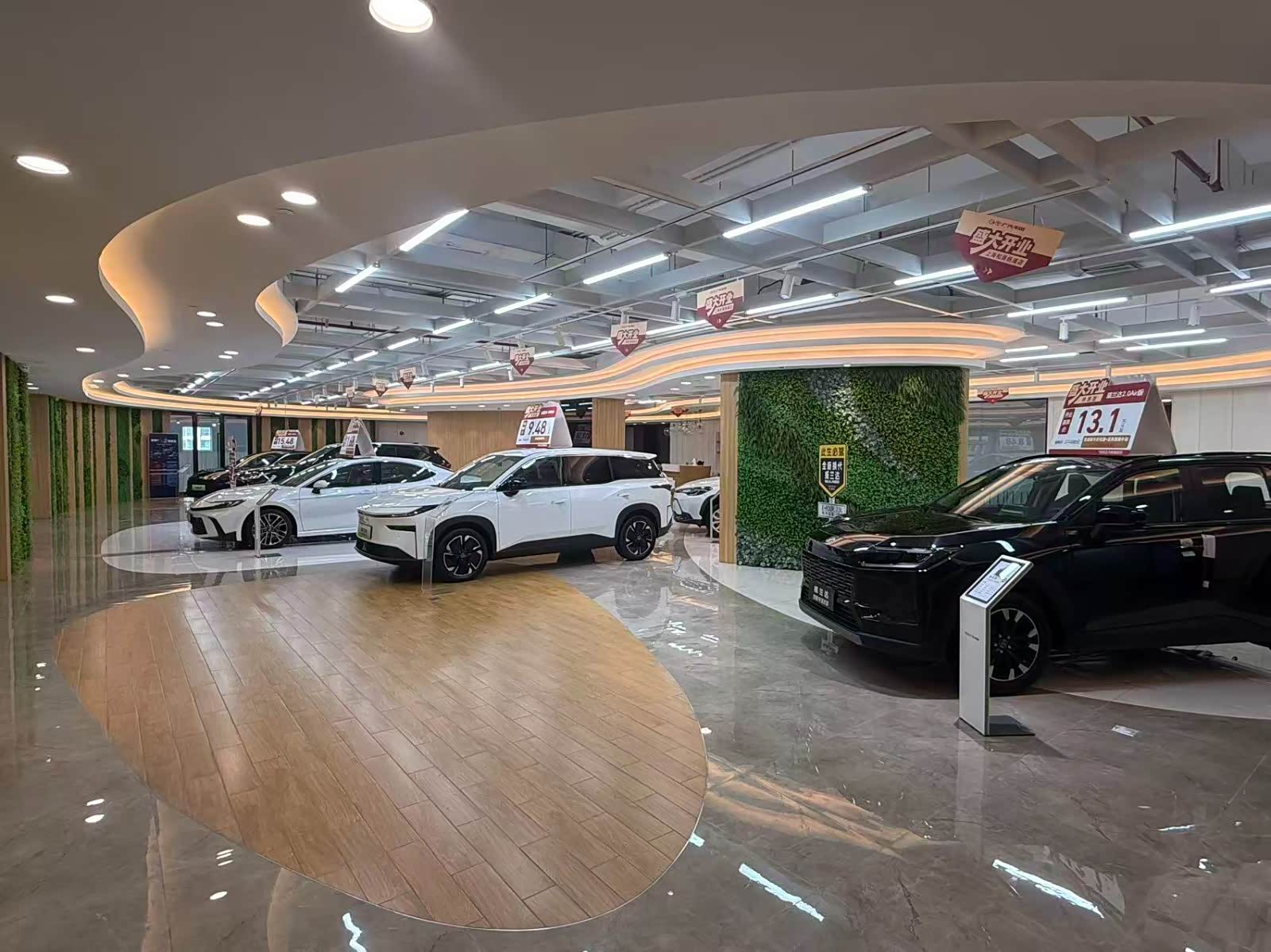 新车展示区