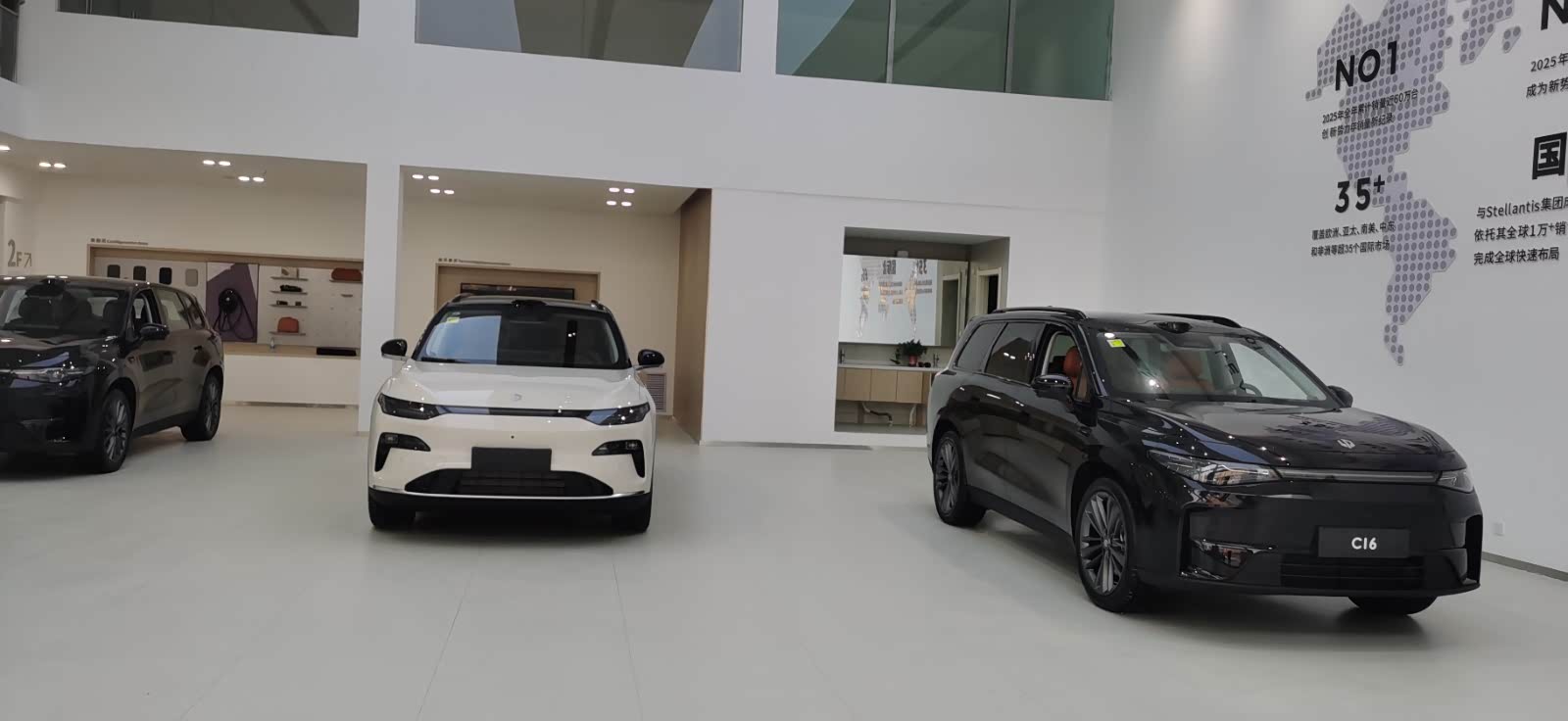 新车展示区